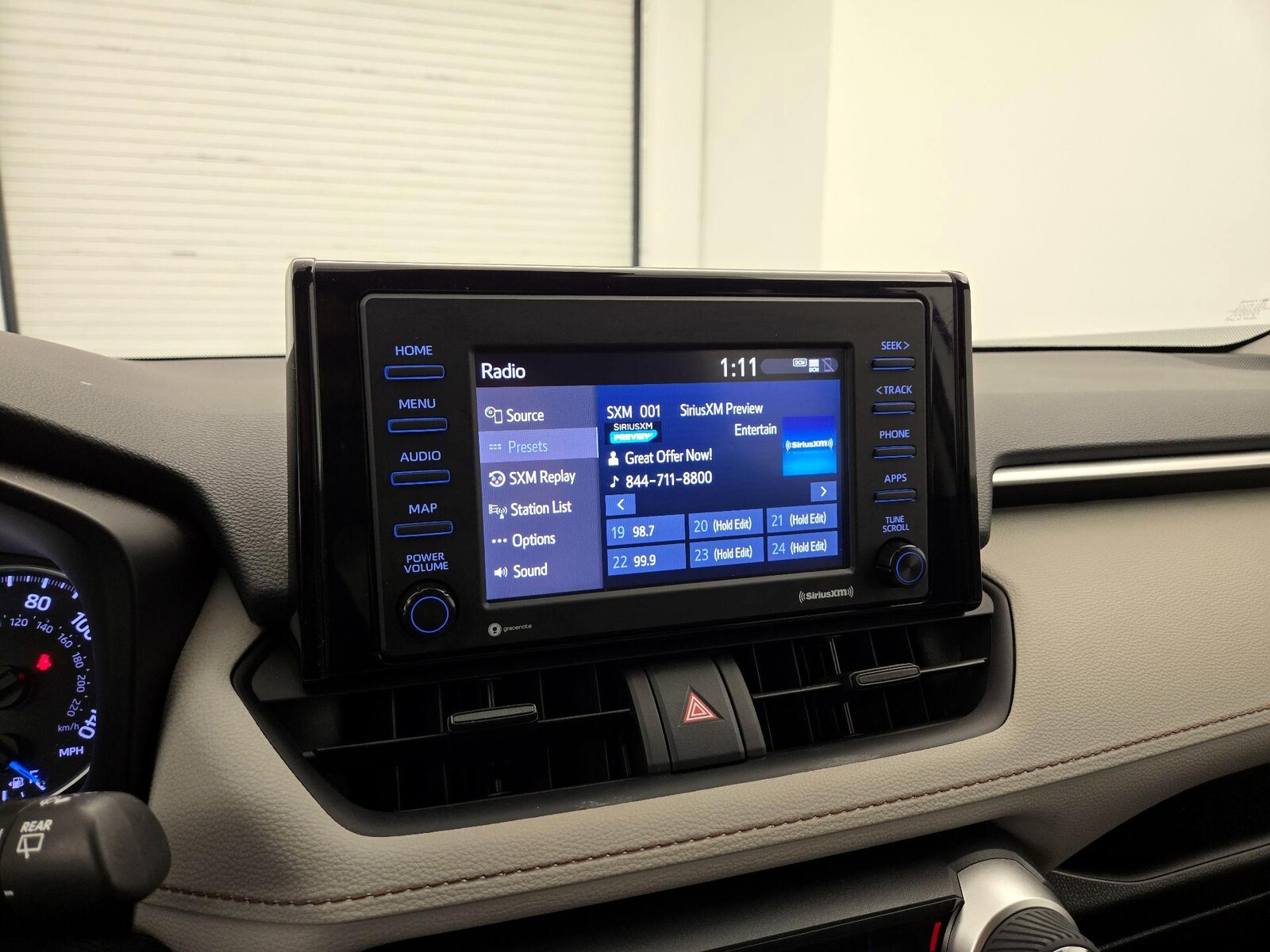 2022 Toyota RAV4 XLE - Photo 16