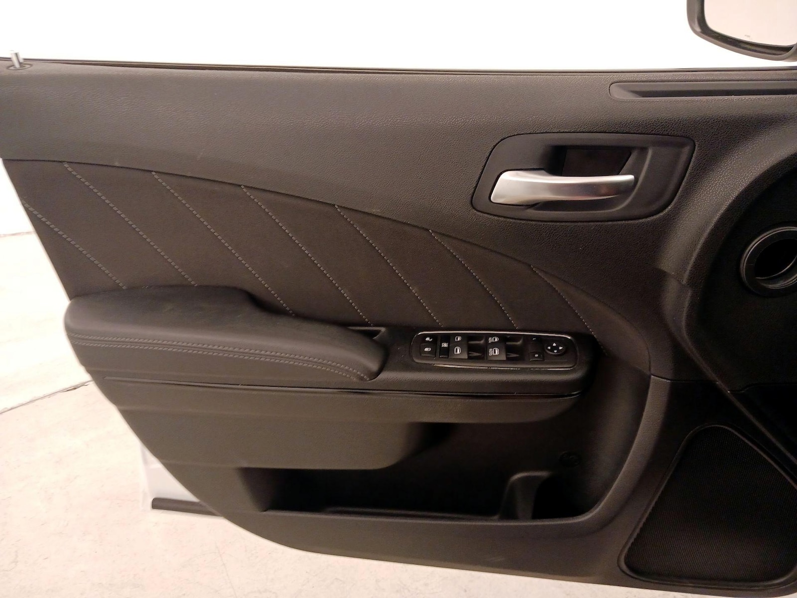 2023 Dodge Charger SXT - Photo 13