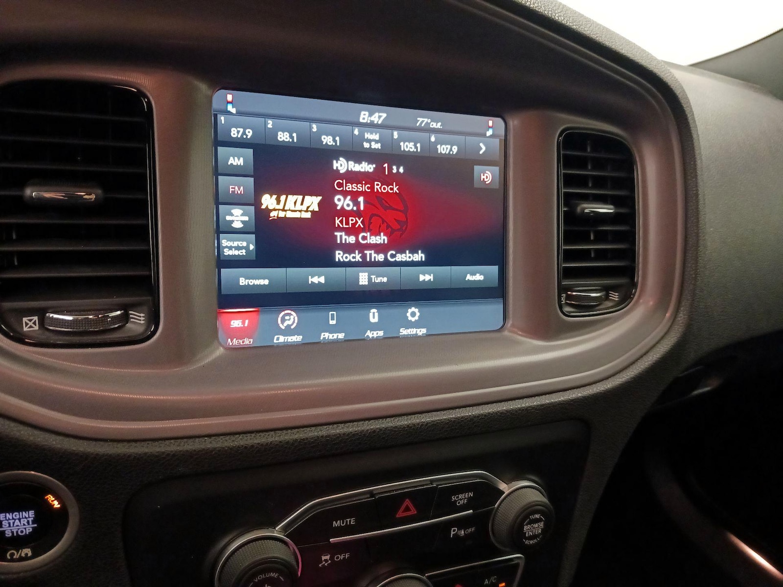 2023 Dodge Charger SXT - Photo 16