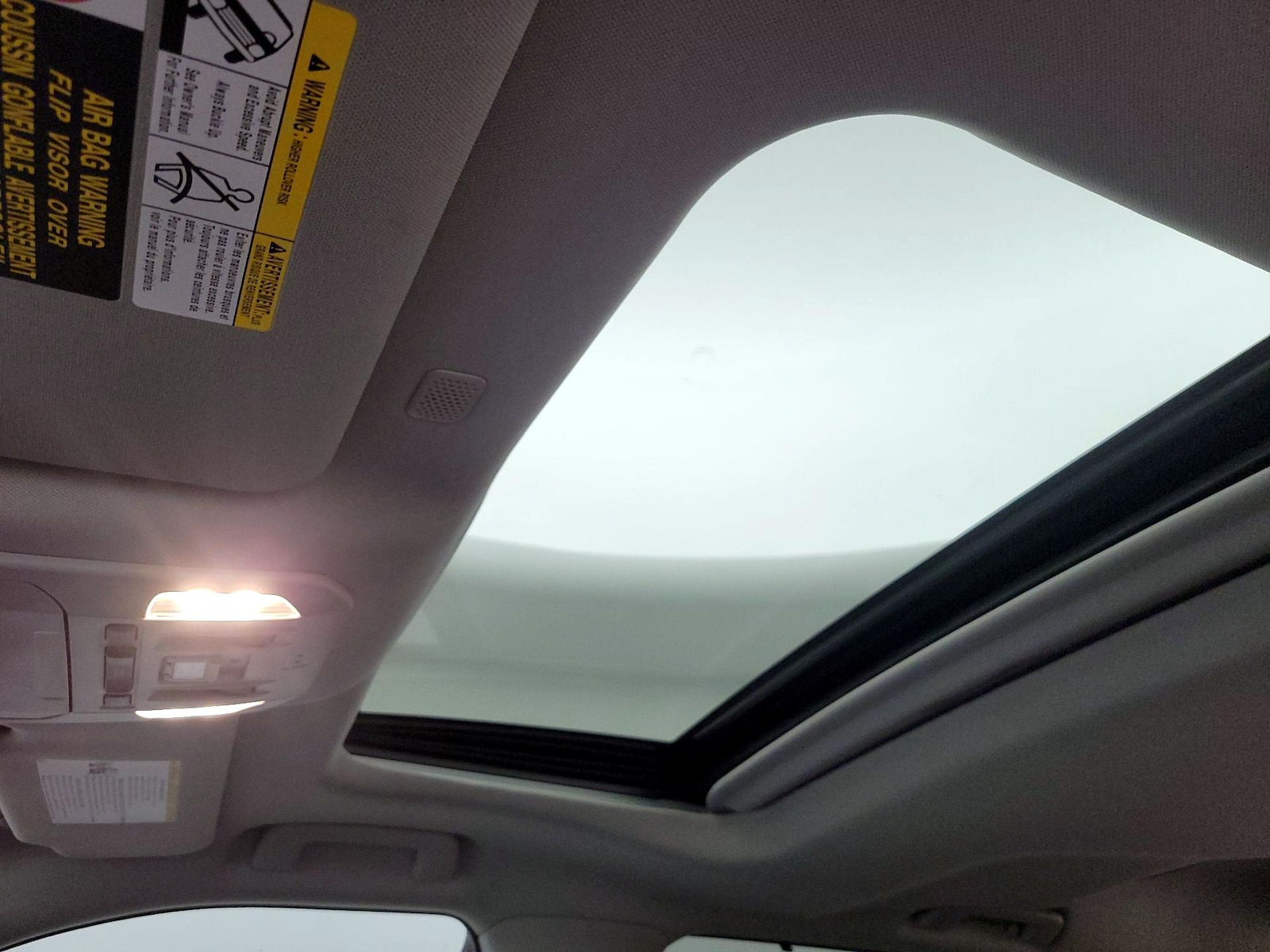 Sunroof(s) & Overhead Airbags