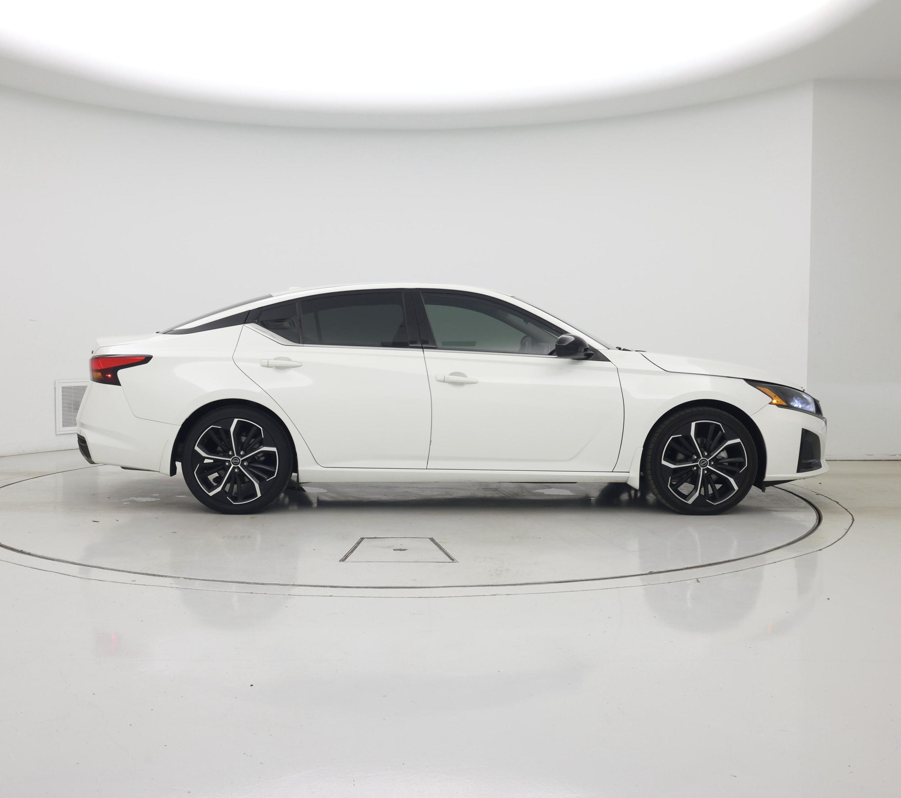 Thumbnail: 2024 Nissan Altima - 7