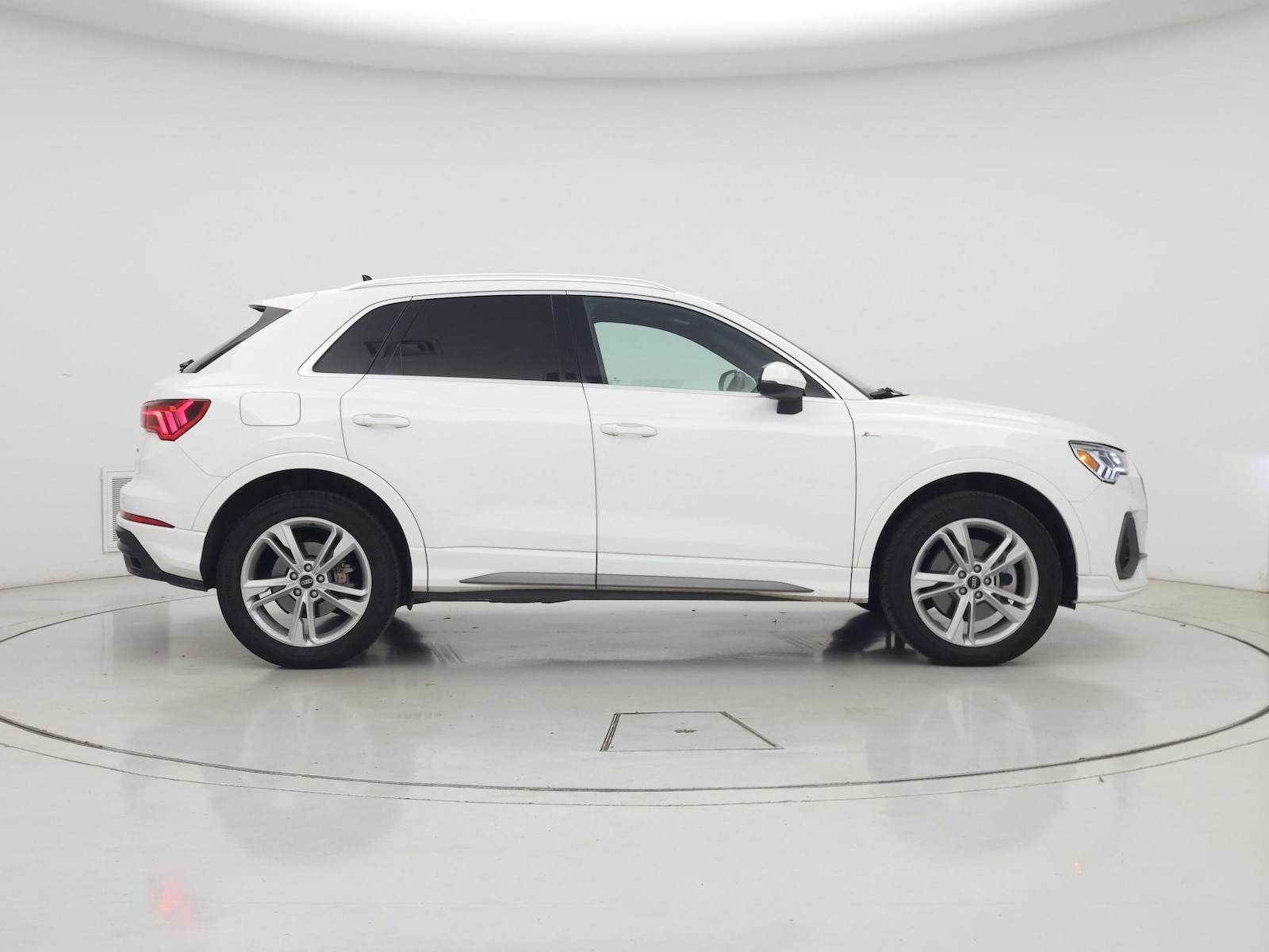 2021 Audi Q3 S Line Premium Plus - Photo 8