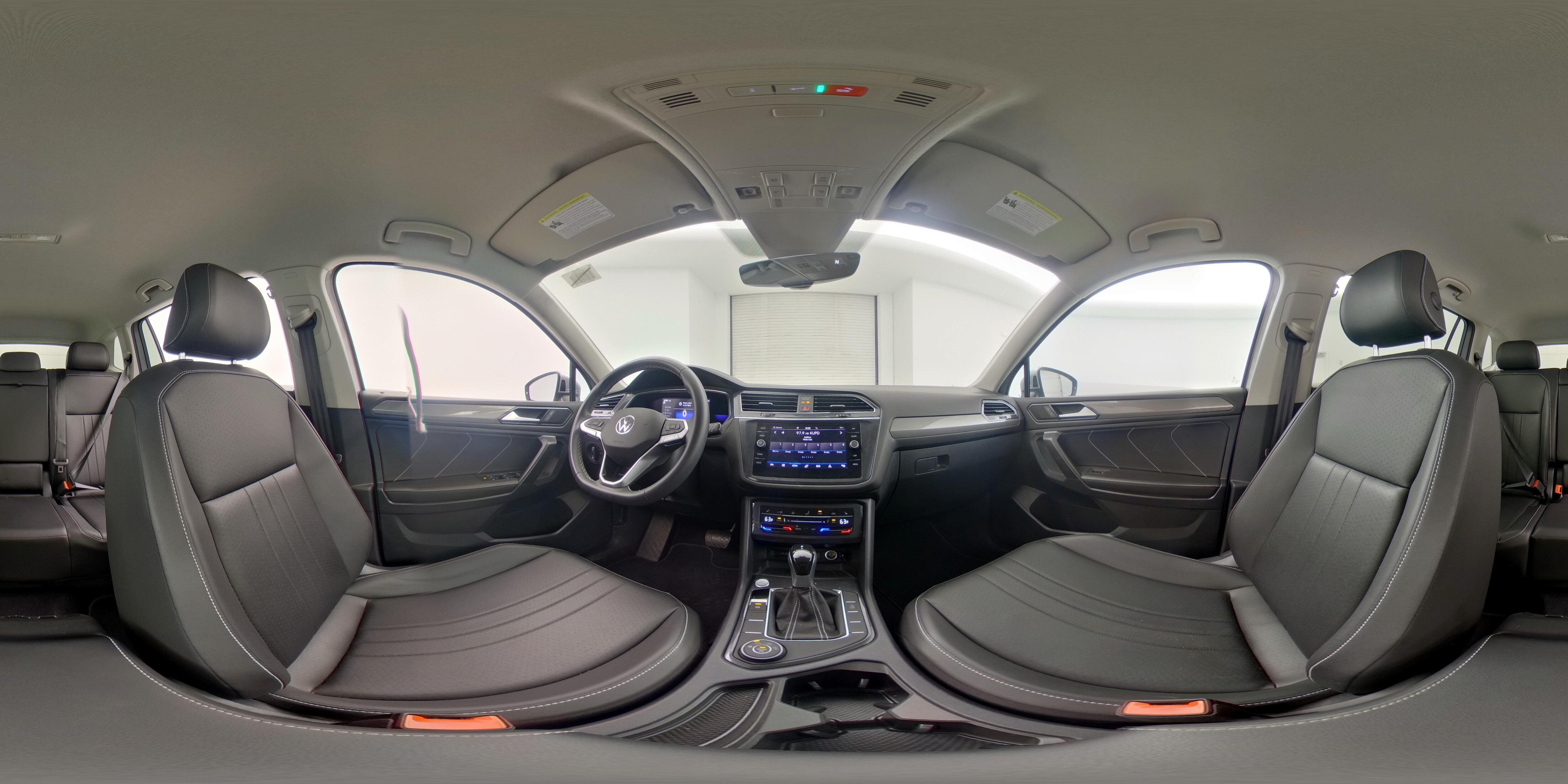 2023 Volkswagen Tiguan SE - Photo 24