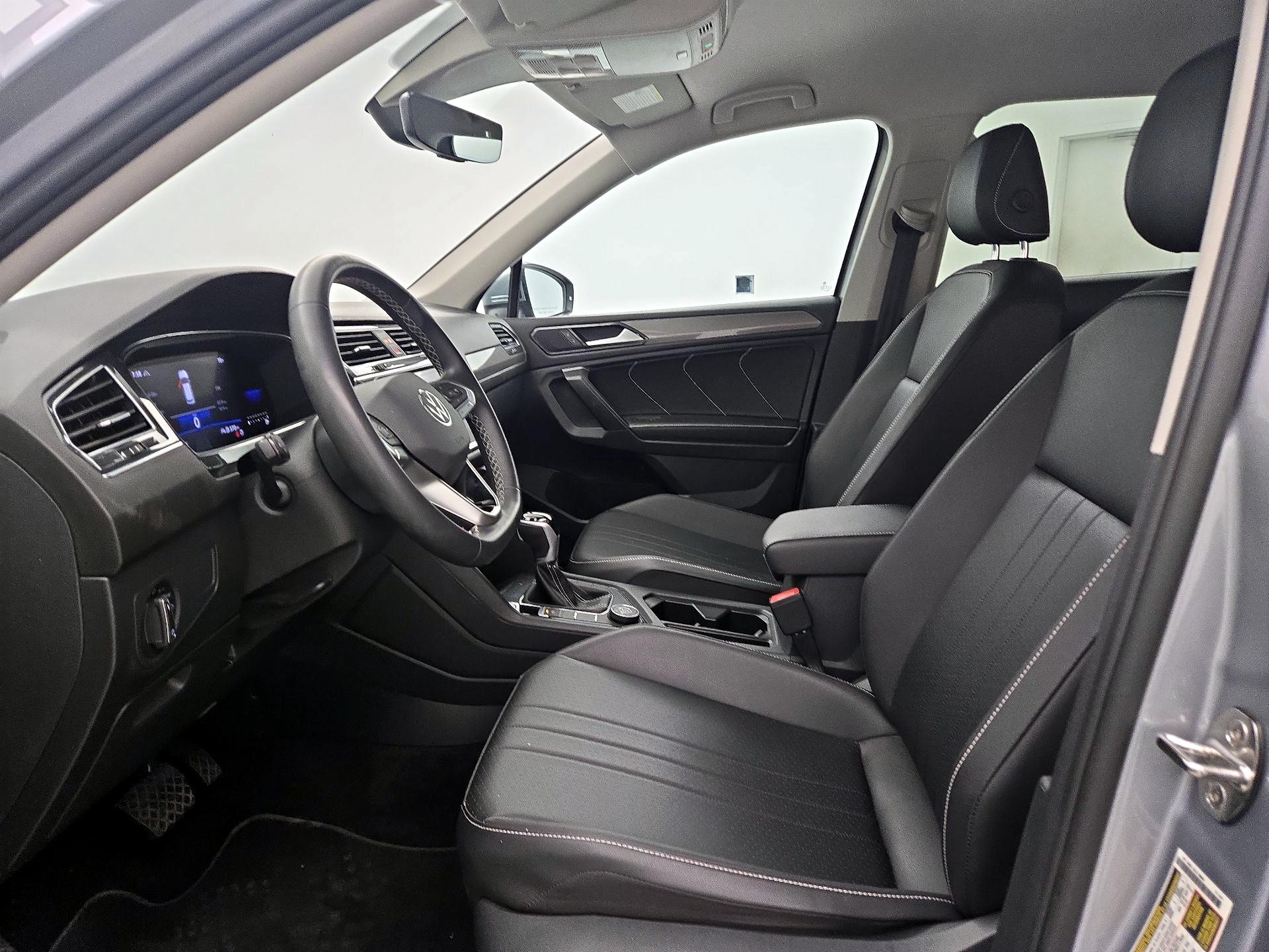 Thumbnail: 2023 Volkswagen Tiguan - 11