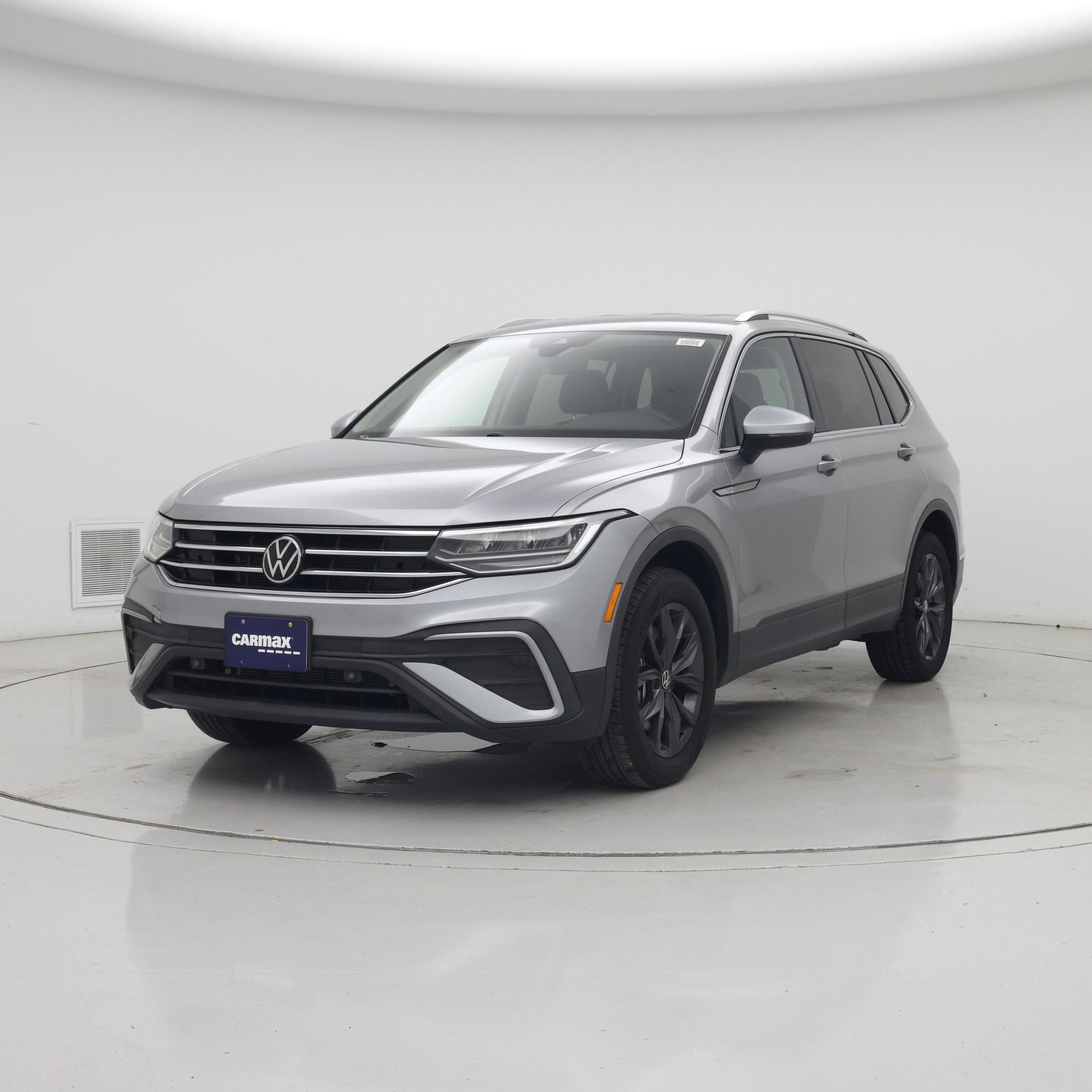 Thumbnail: 2023 Volkswagen Tiguan - 4