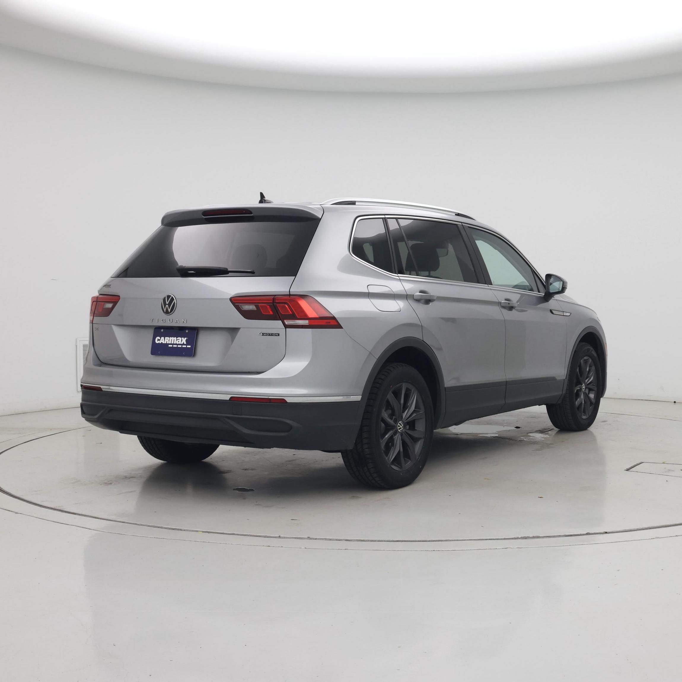 Thumbnail: 2023 Volkswagen Tiguan - 8