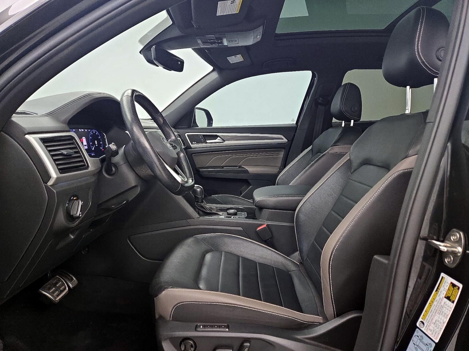 2021 Volkswagen Atlas Cross Sport SEL Premium R-Line - Photo 12
