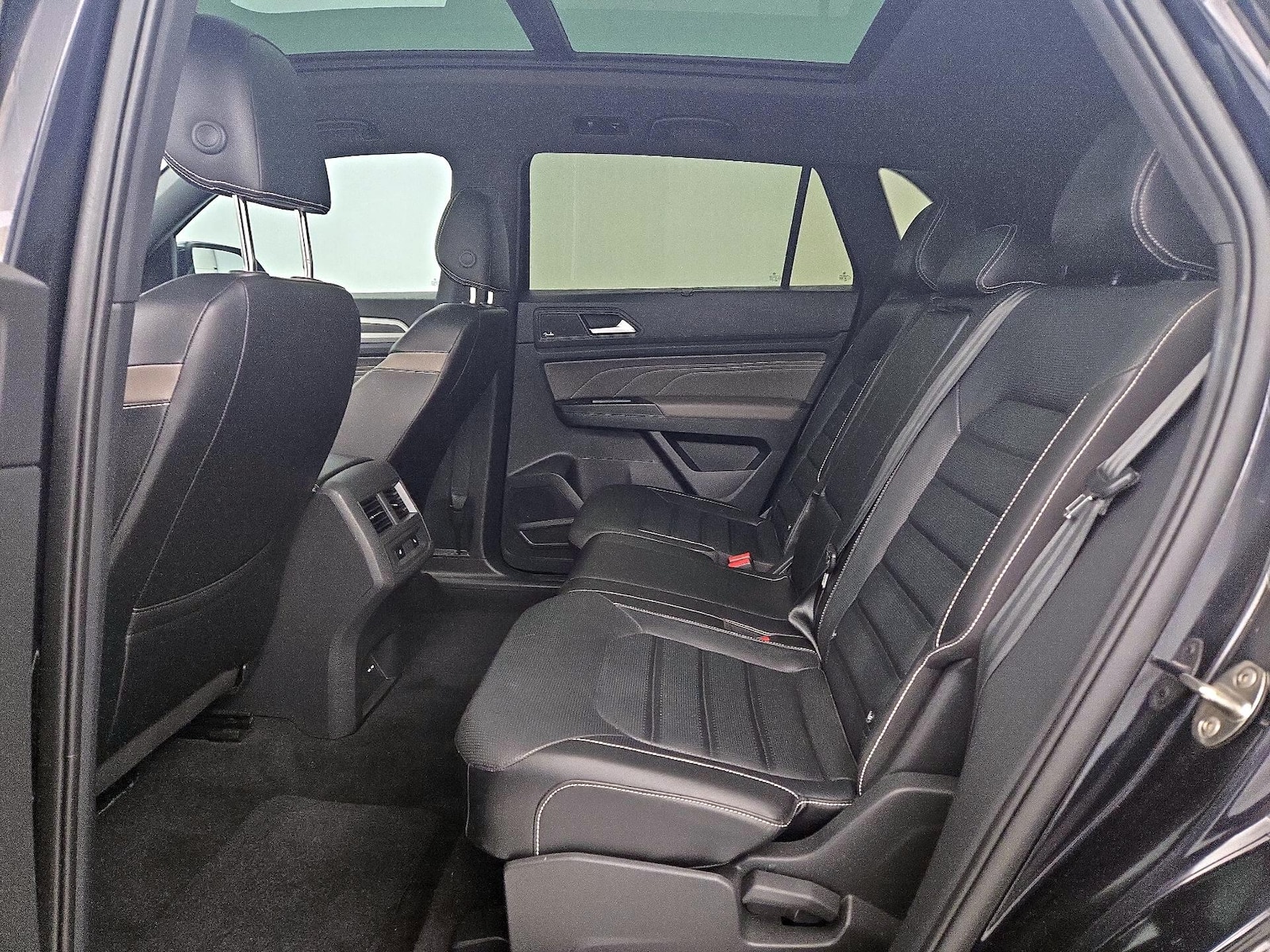 2021 Volkswagen Atlas Cross Sport SEL Premium R-Line - Photo 22