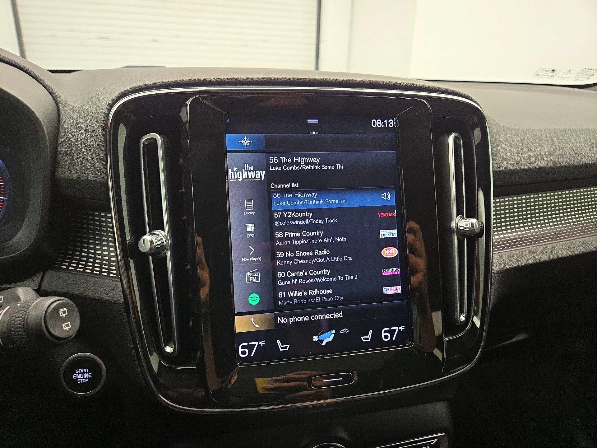 Thumbnail: 2021 Volvo XC40 - 15