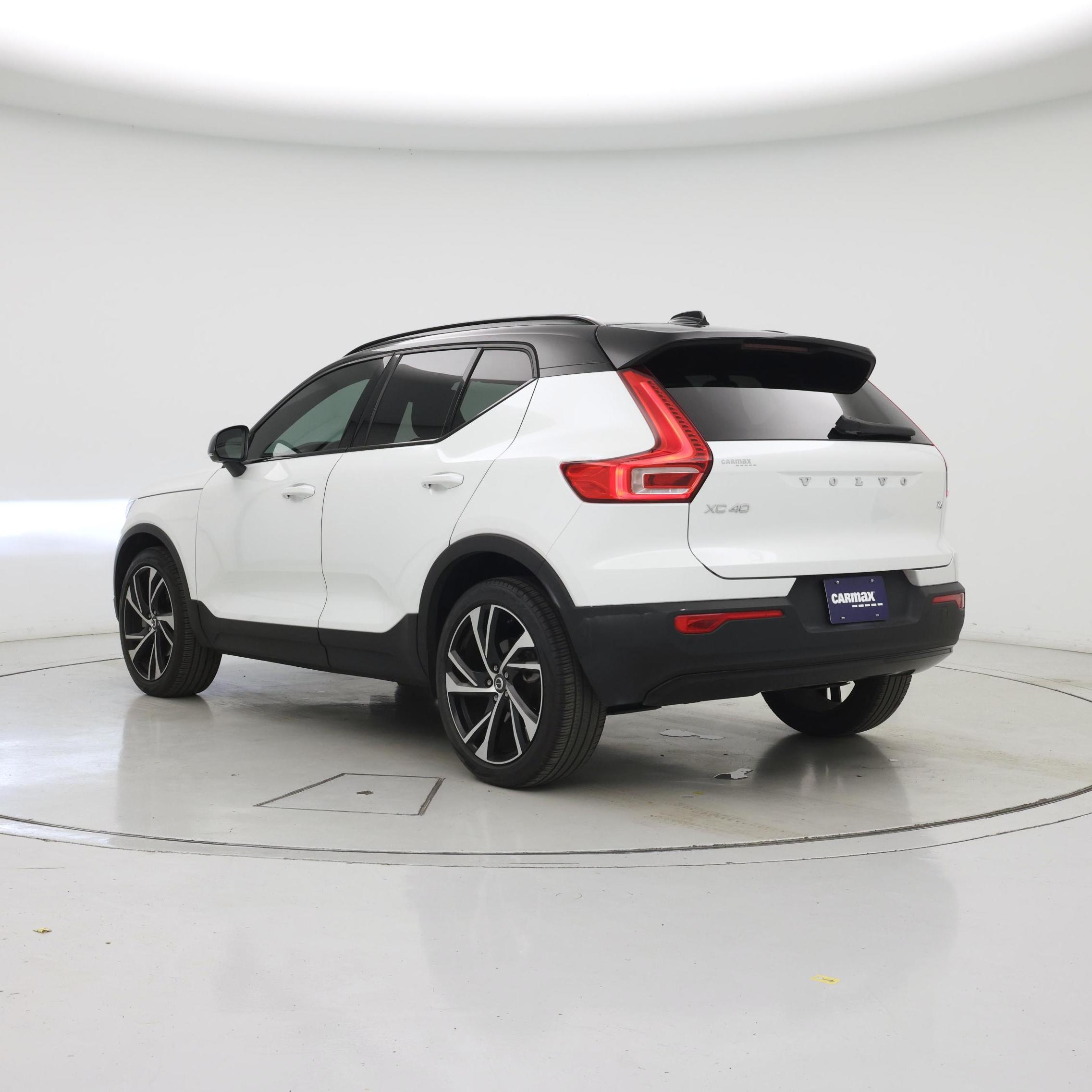 Thumbnail: 2021 Volvo XC40 - 2