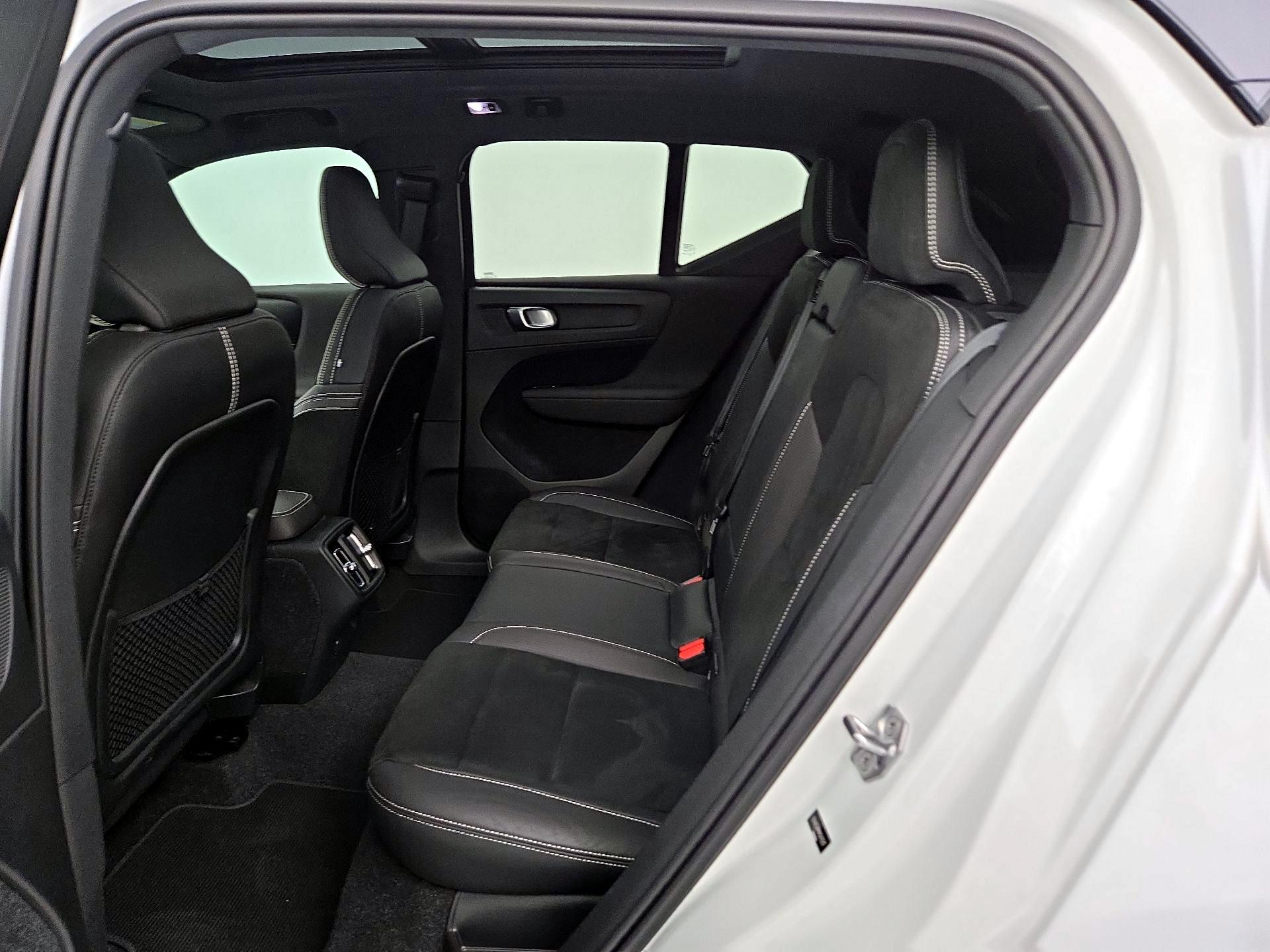Thumbnail: 2021 Volvo XC40 - 20
