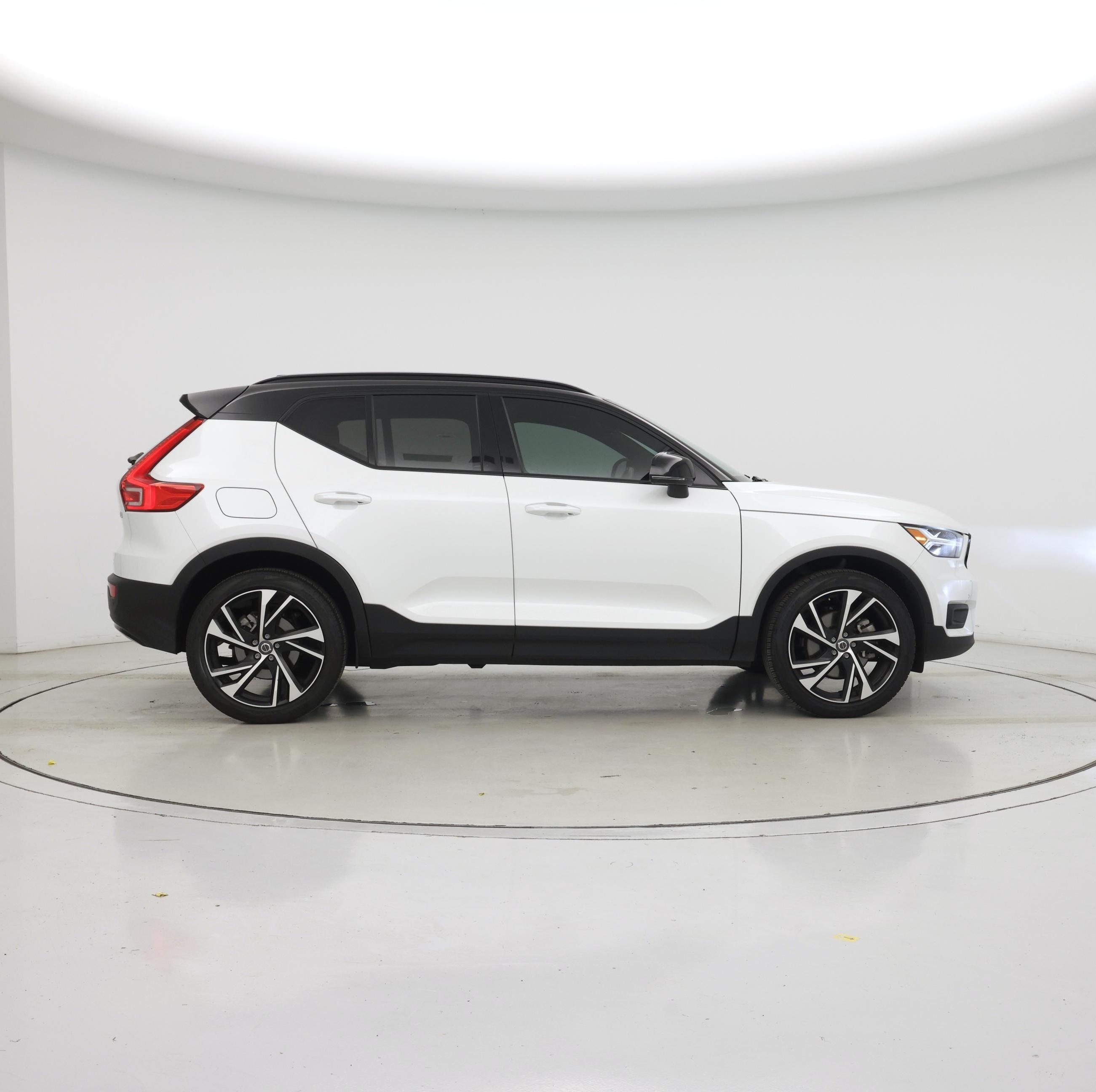 Thumbnail: 2021 Volvo XC40 - 7