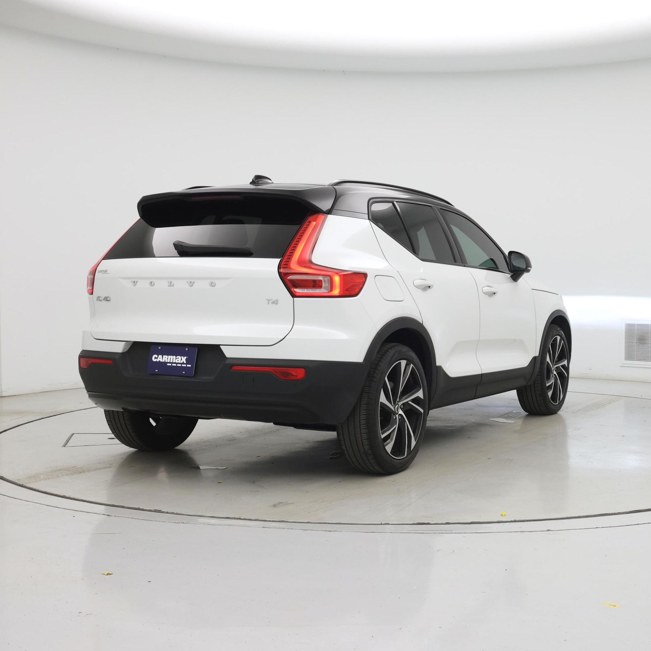 Thumbnail: 2021 Volvo XC40 - 8