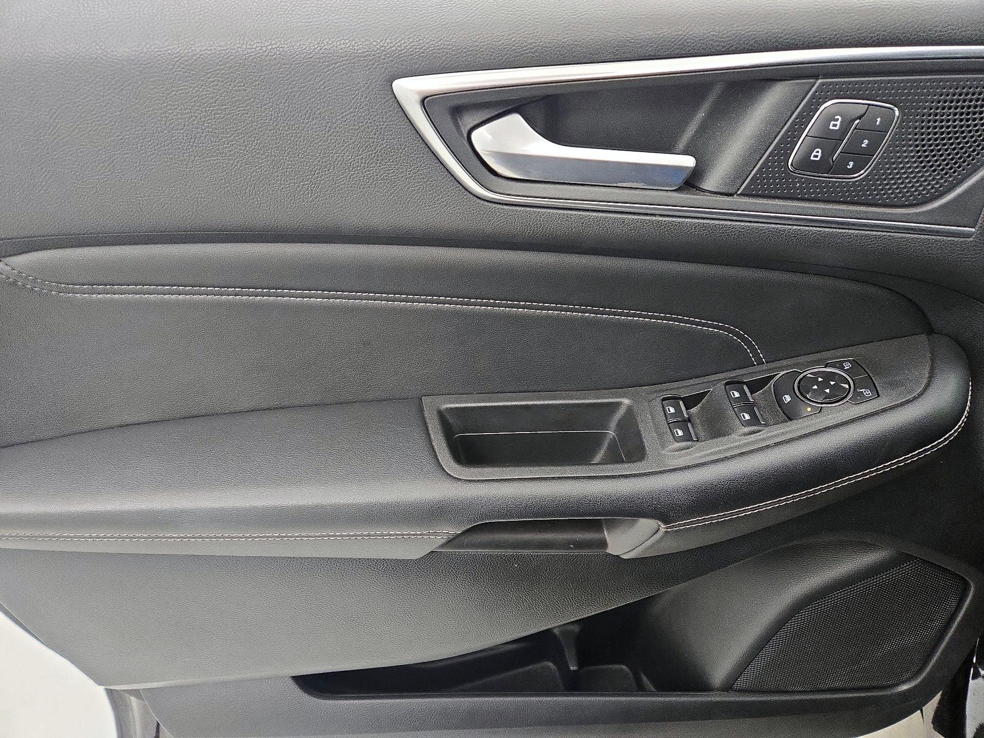 Thumbnail: 2022 Ford Edge - 12