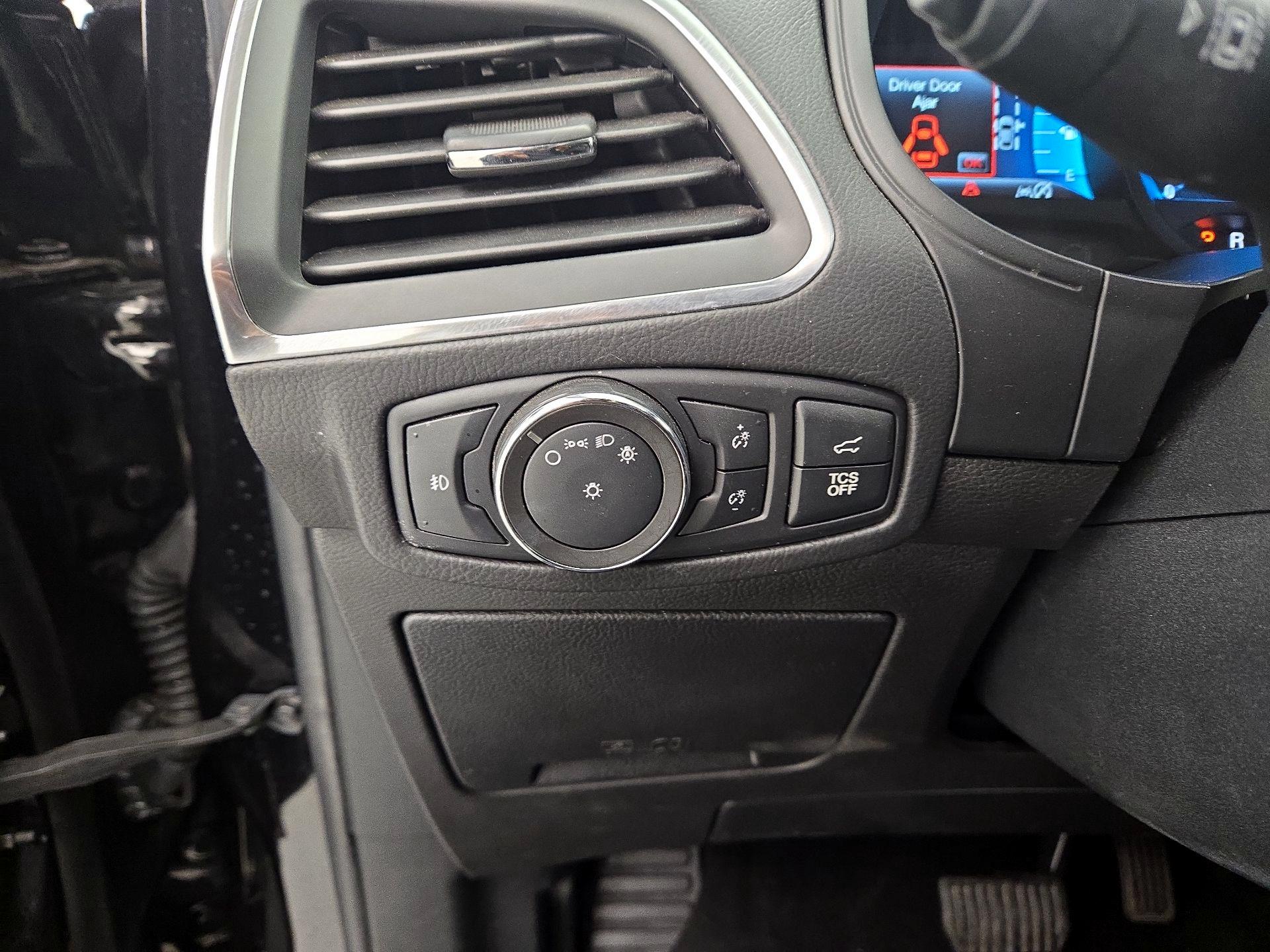 Thumbnail: 2022 Ford Edge - 13