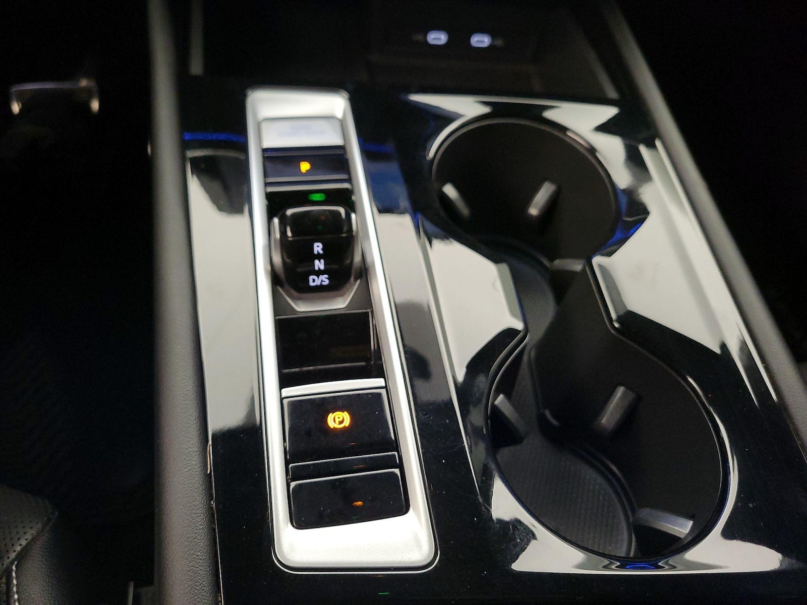 2024 Volkswagen Atlas Cross Sport SEL R-LINE - Photo 18