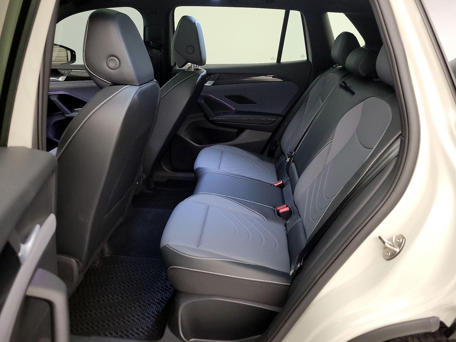 2026 Volkswagen Tiguan SE R-LINE BLACK - Photo 21