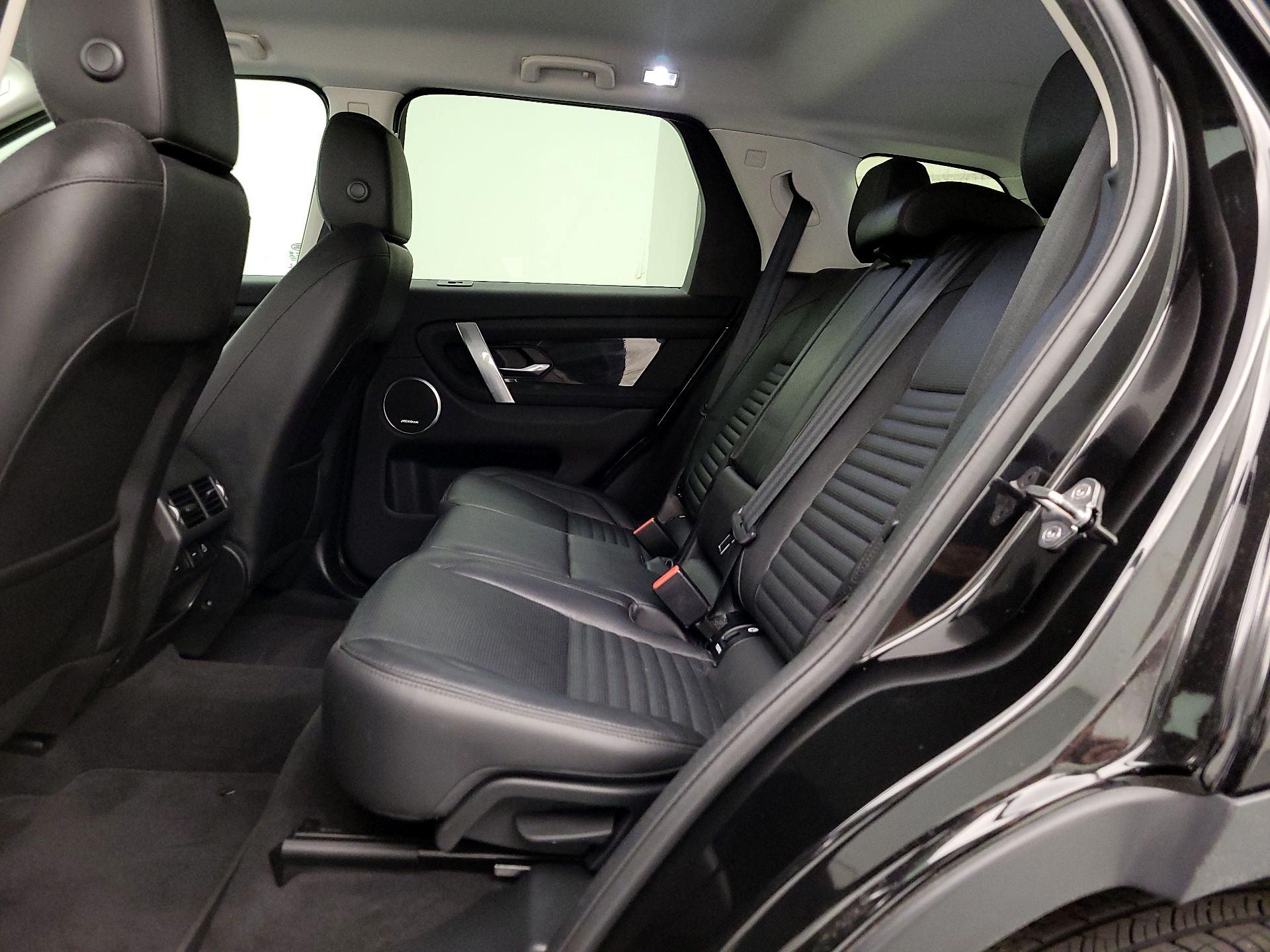 Thumbnail: 2022 Land Rover Discovery Sport - 19
