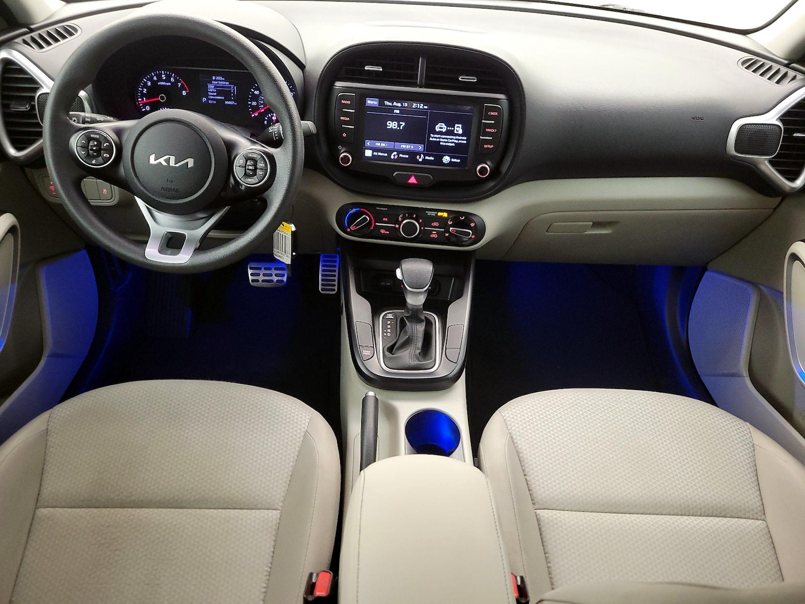 2022 Kia Soul LX - Photo 10