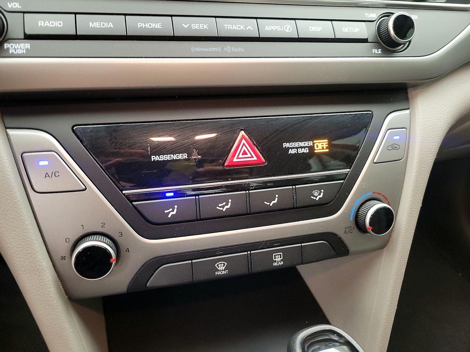 2018 Hyundai Elantra SEL - Photo 17