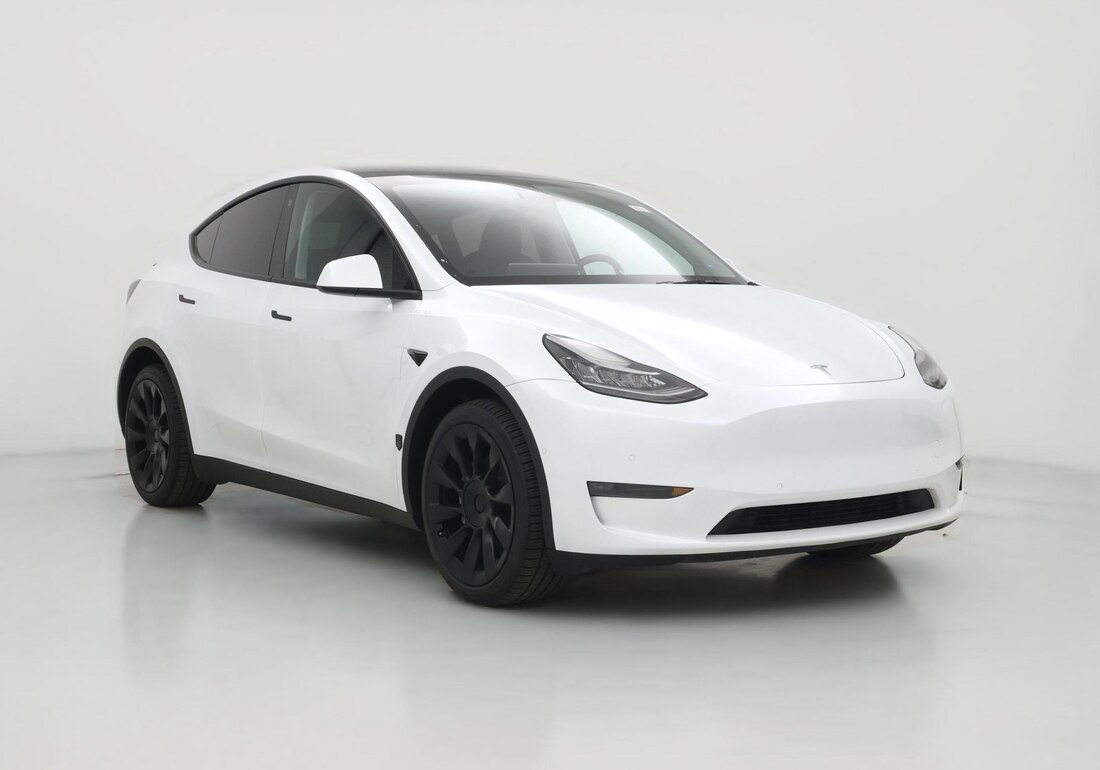 2022 Tesla Model Y Long Range All-Wheel Drive in White — CarMax photo