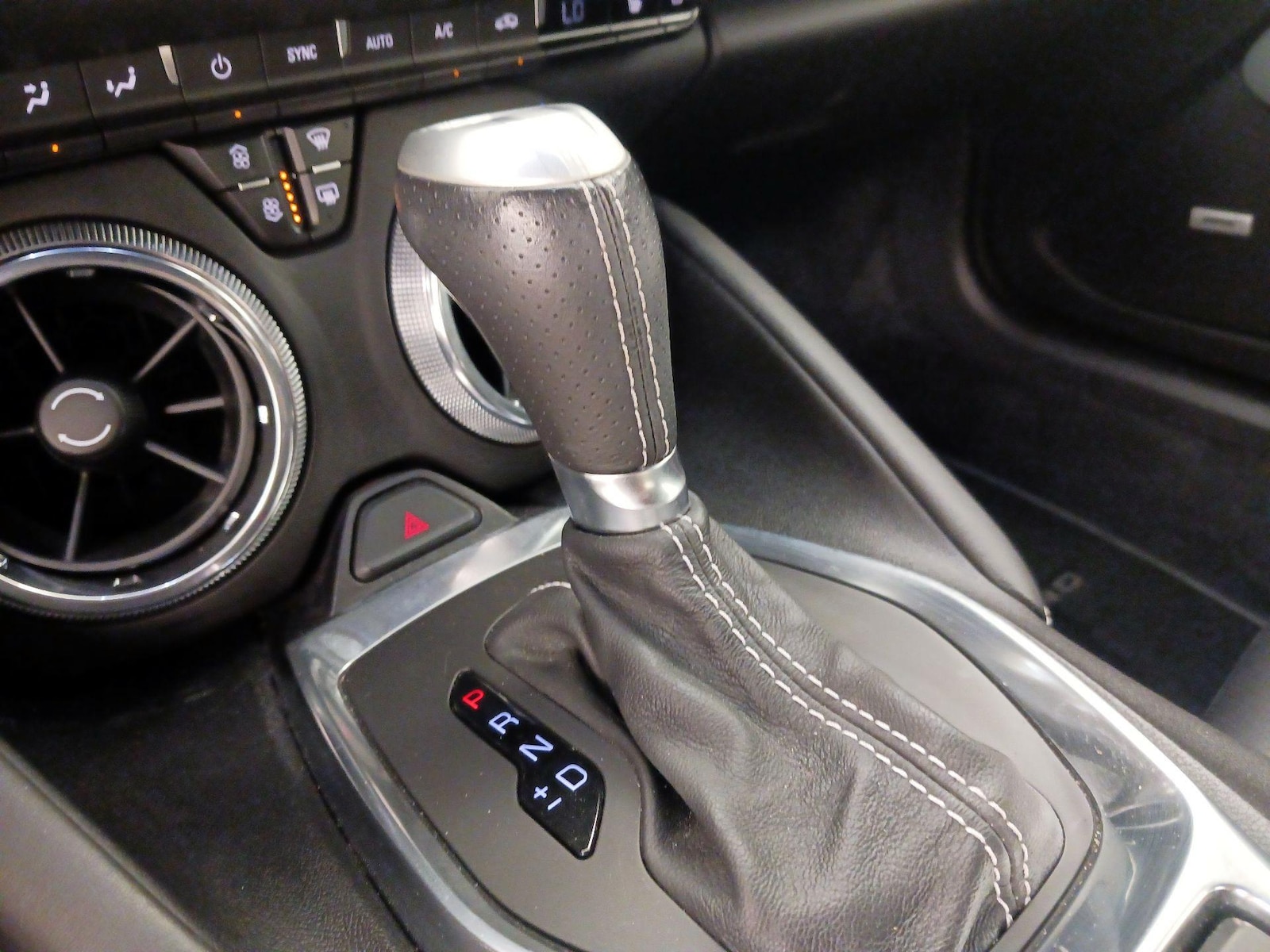 2020 Chevrolet Camaro 3LT - Photo 19
