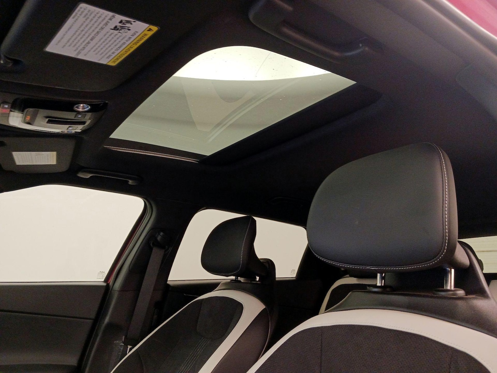 Sunroof(s) & Overhead Airbags