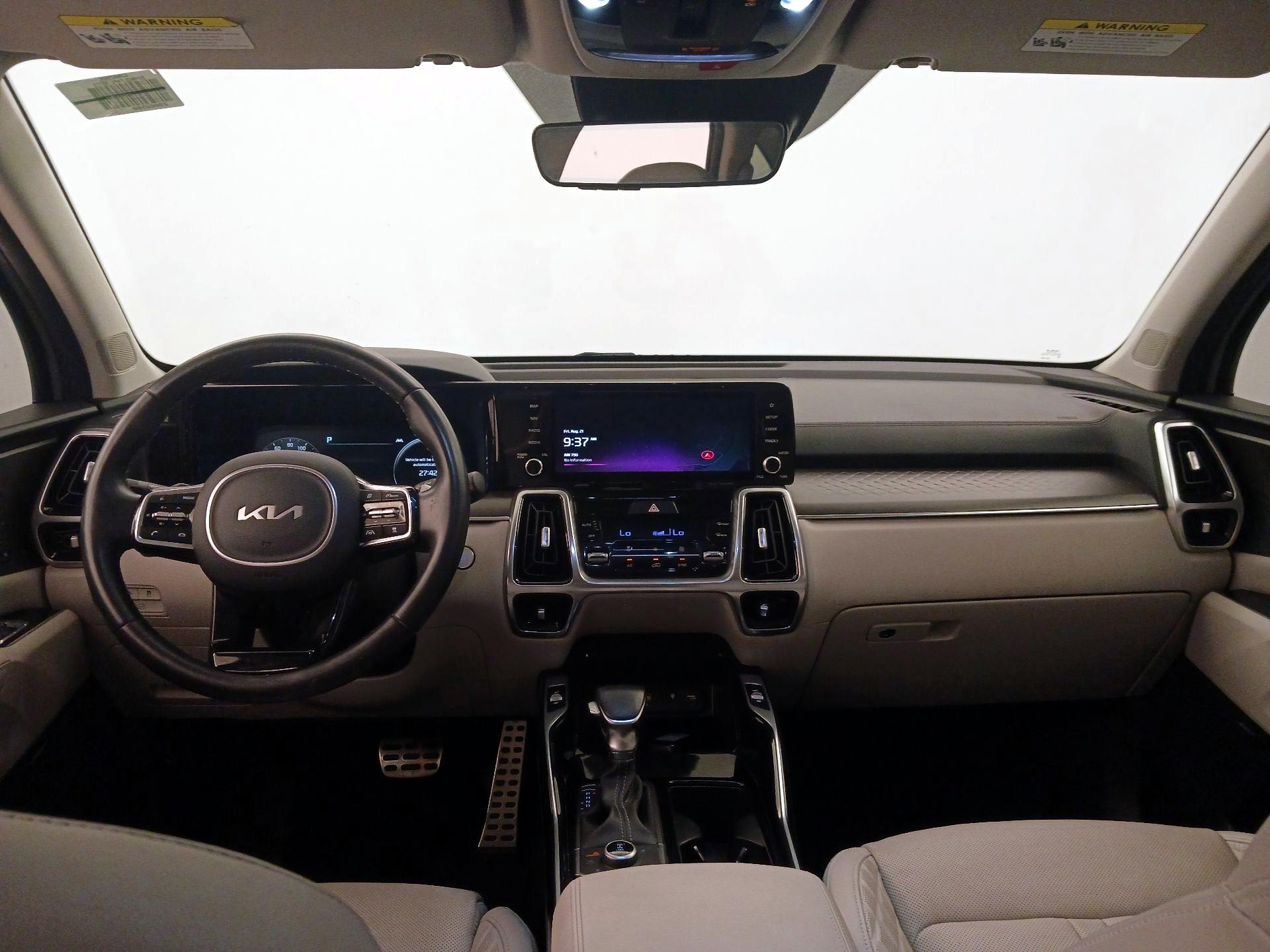 Thumbnail: 2023 Kia Sorento - 9