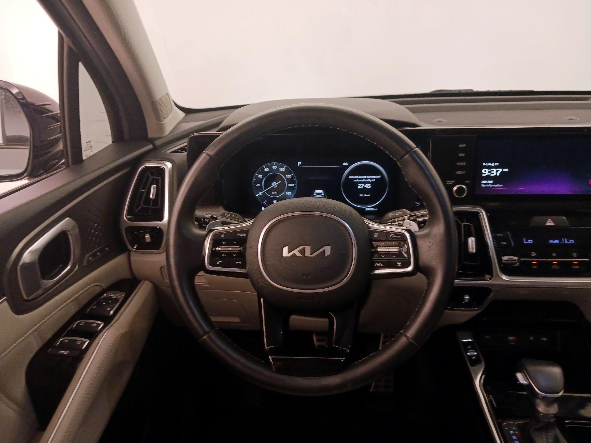 Thumbnail: 2023 Kia Sorento - 10