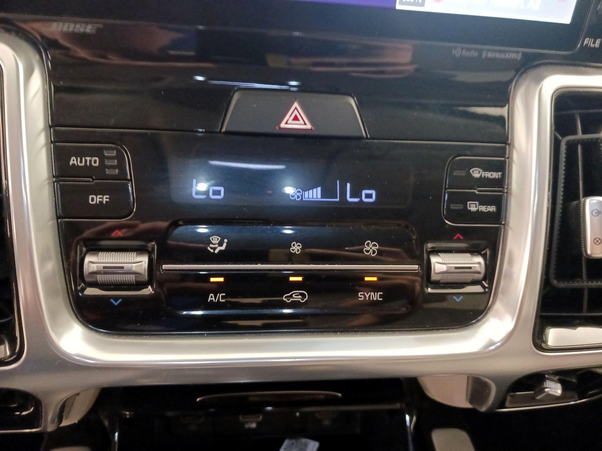 Thumbnail: 2023 Kia Sorento - 17
