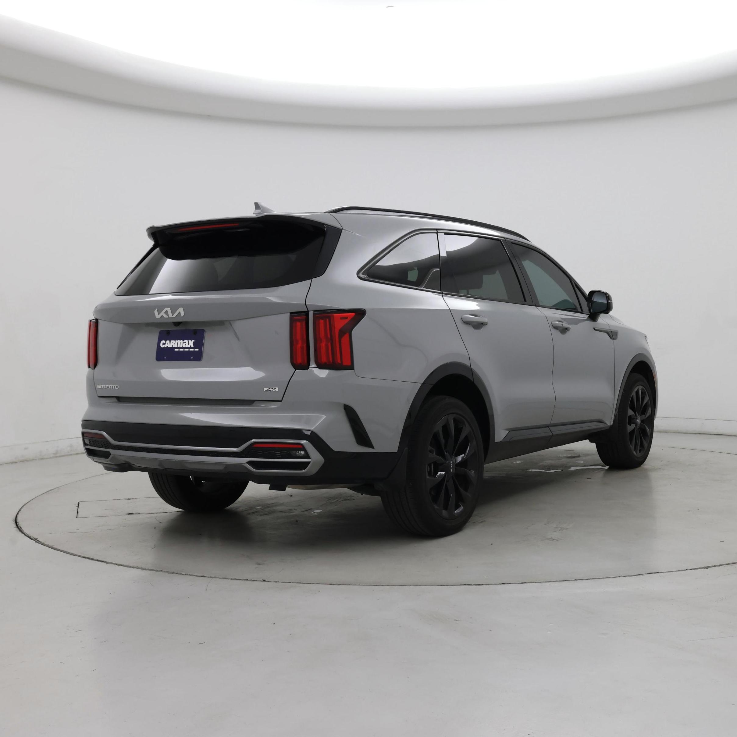Thumbnail: 2023 Kia Sorento - 8