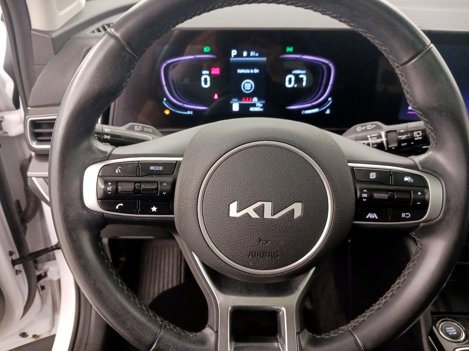 2025 Kia Sportage EX - Photo 11