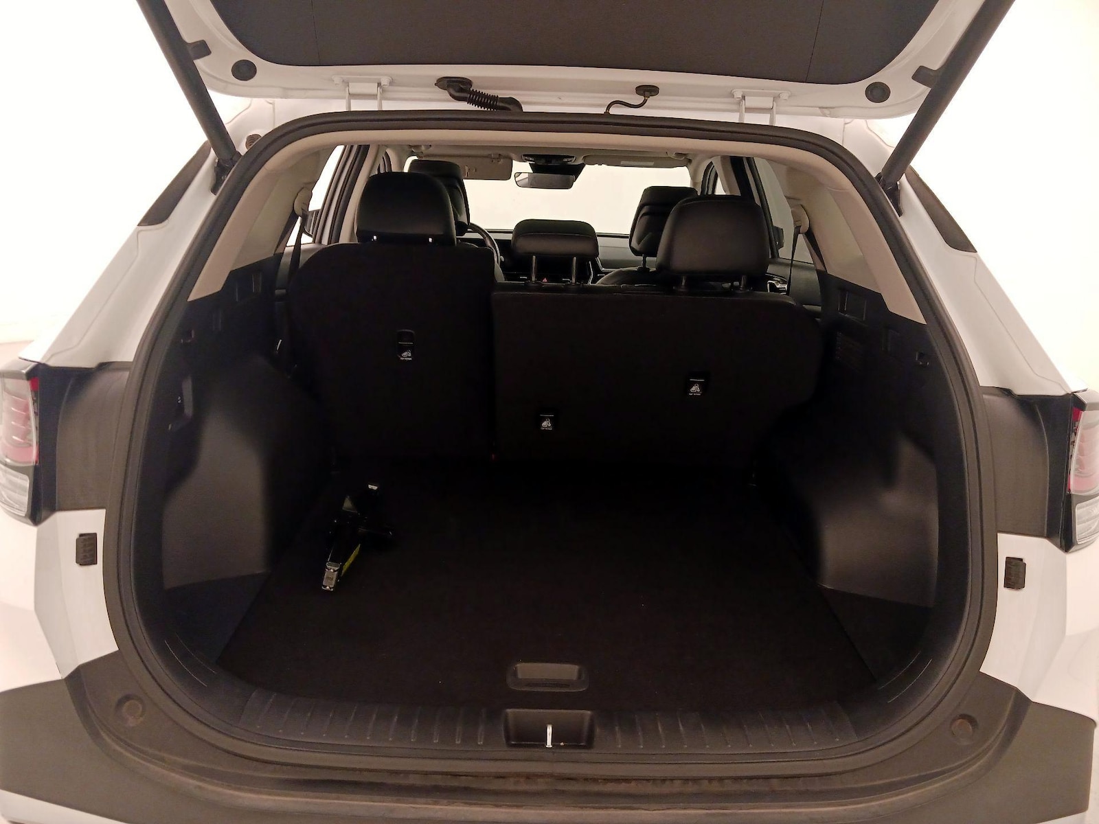 2025 Kia Sportage EX - Photo 23