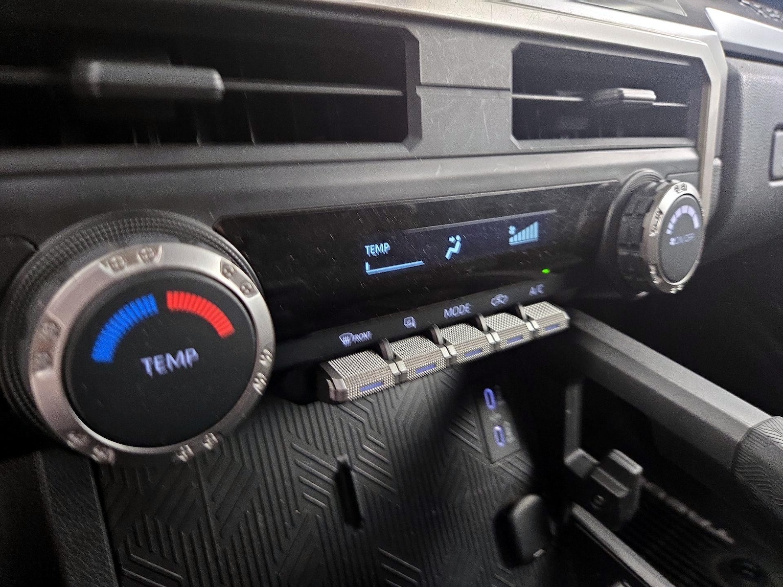 2025 Toyota Tacoma Limited - Photo 17