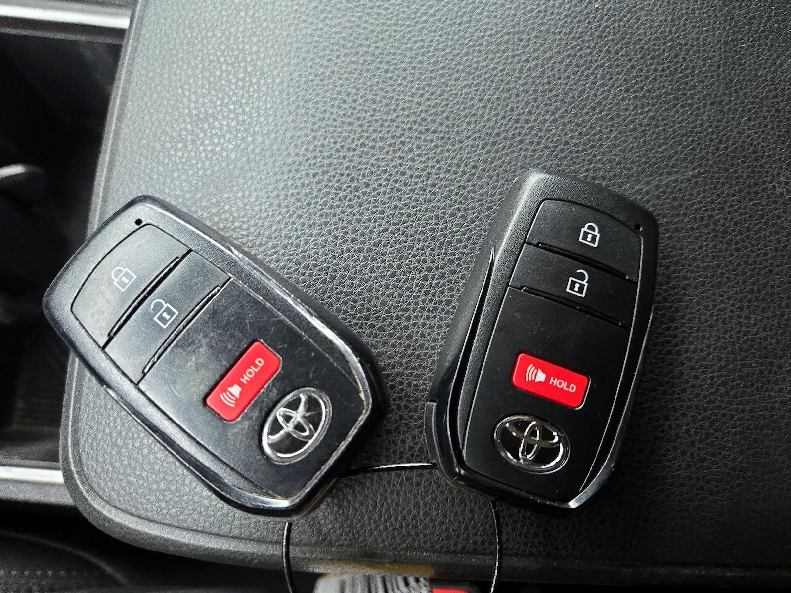 2025 Toyota Tacoma Limited - Photo 23