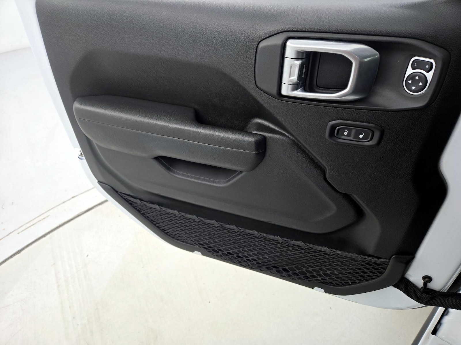 2024 Jeep Wrangler 4xe Willys 4XE - Photo 13