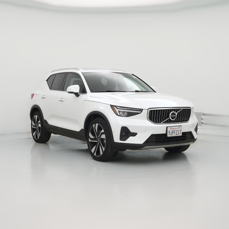 2023 Volvo XC40 B5 Ultimate Bright Theme