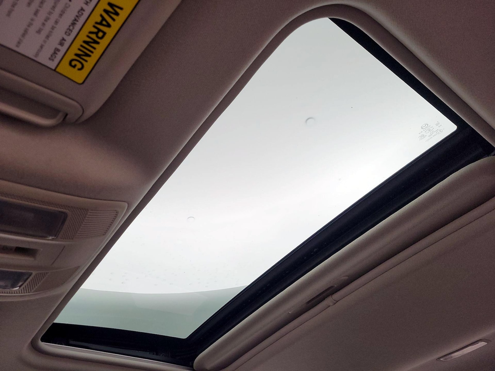 Sunroof(s) & Overhead Airbags