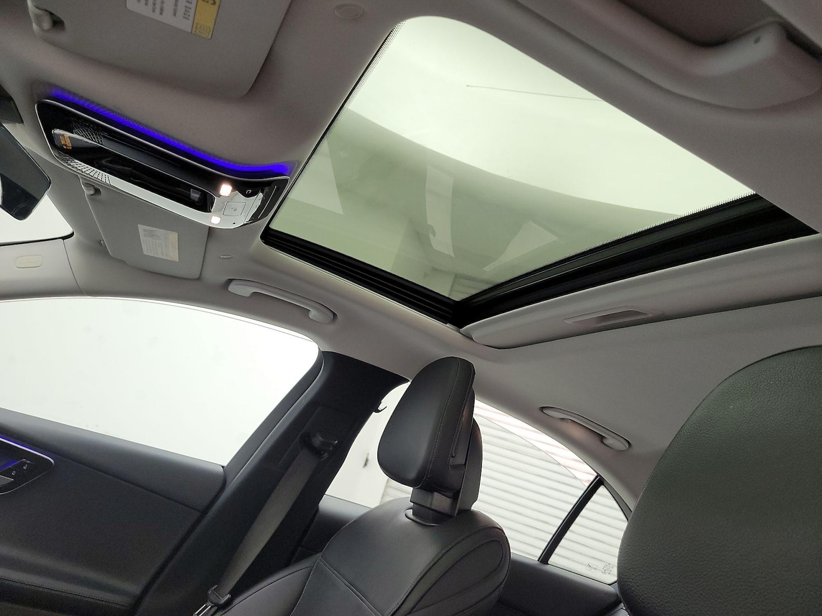 Sunroof(s) & Overhead Airbags