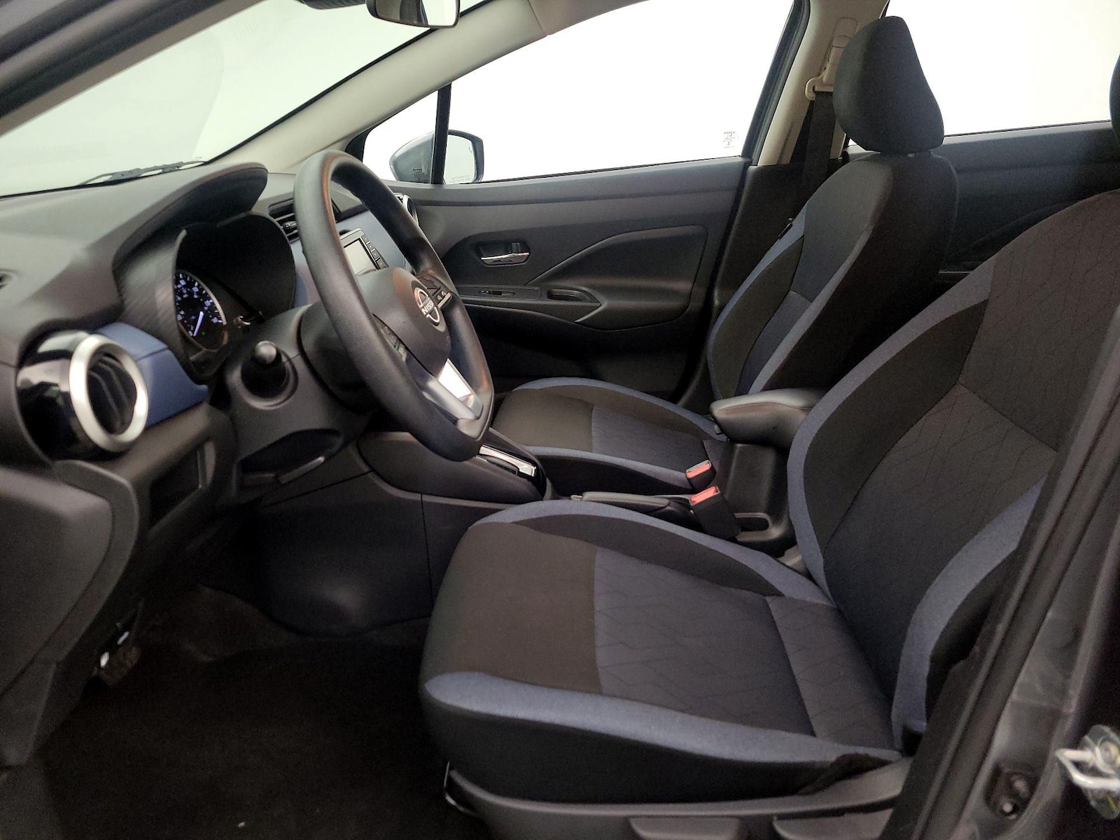 2025 Nissan Versa Sedan SV - Photo 12