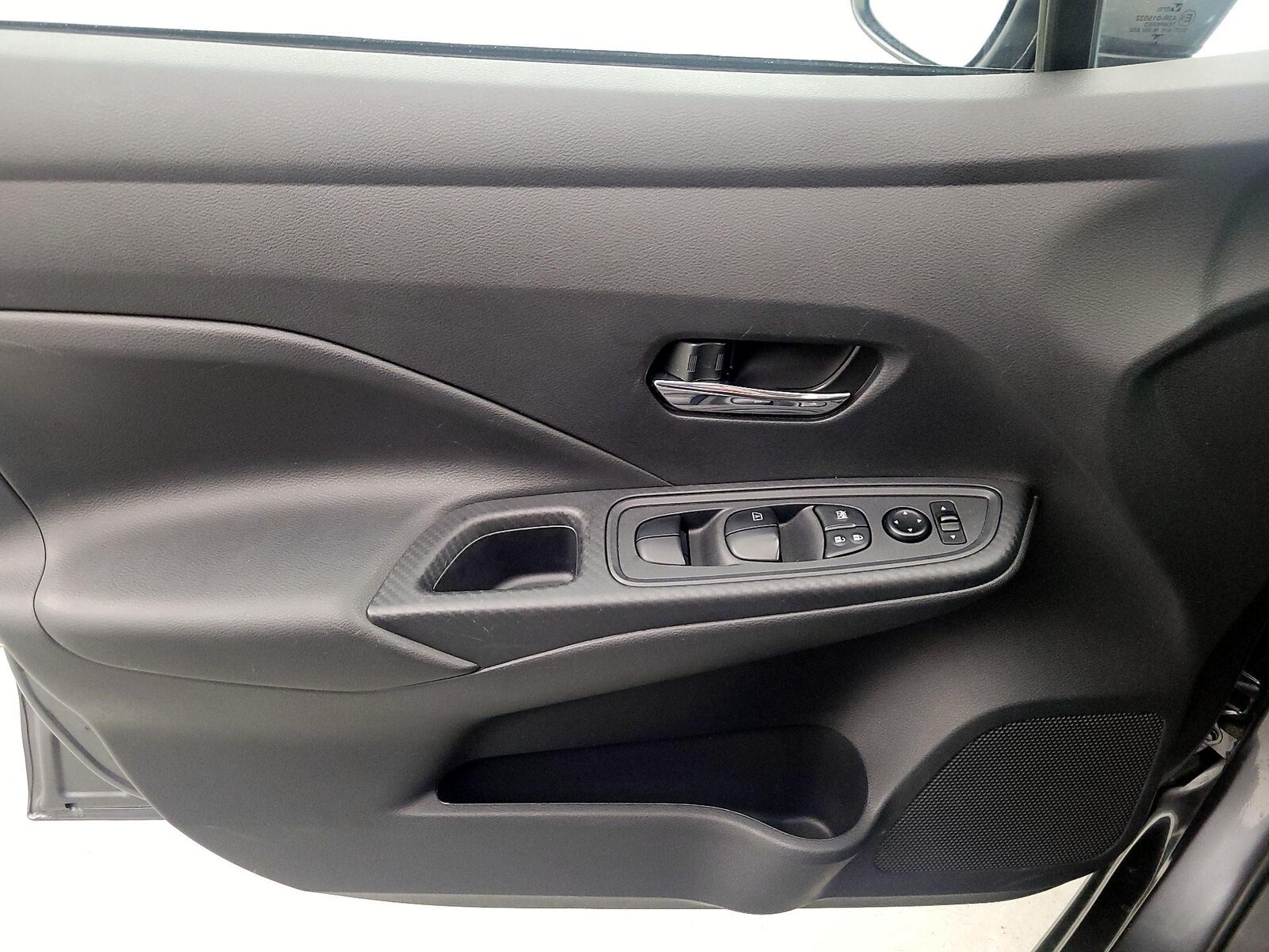 2025 Nissan Versa Sedan SV - Photo 13