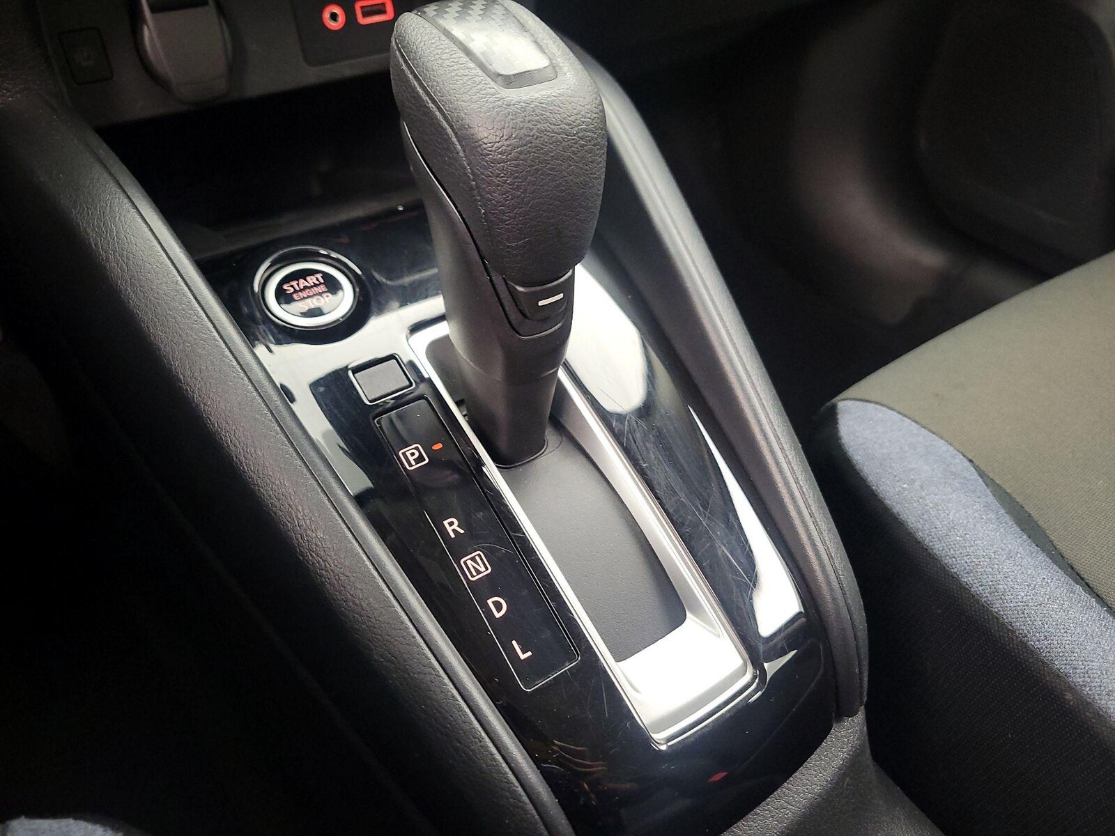 2025 Nissan Versa Sedan SV - Photo 17