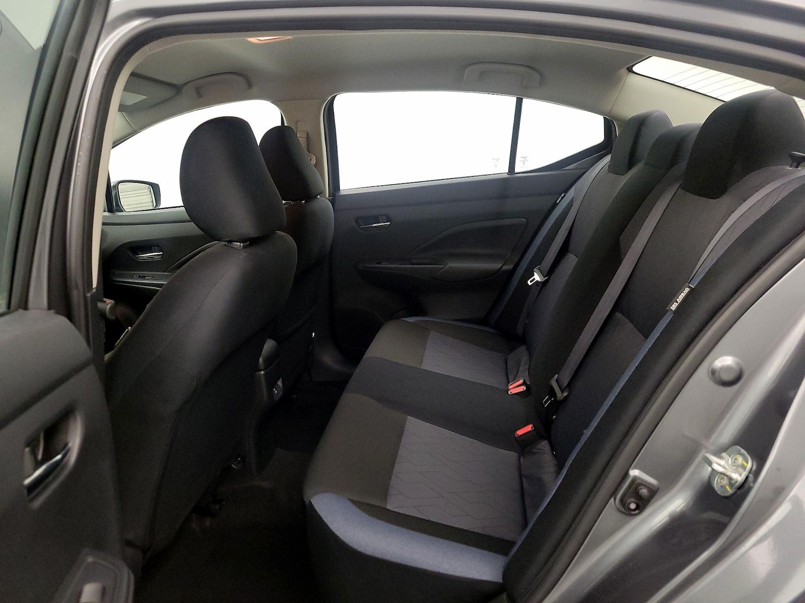 2025 Nissan Versa Sedan SV - Photo 19