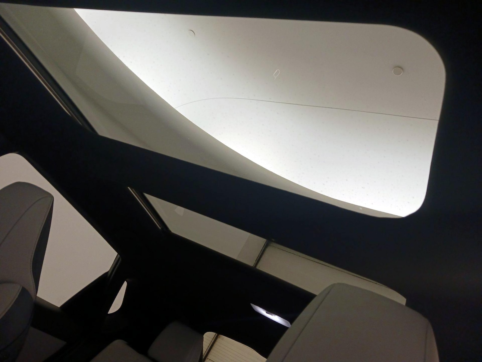 Skylight(s) & Overhead Airbags