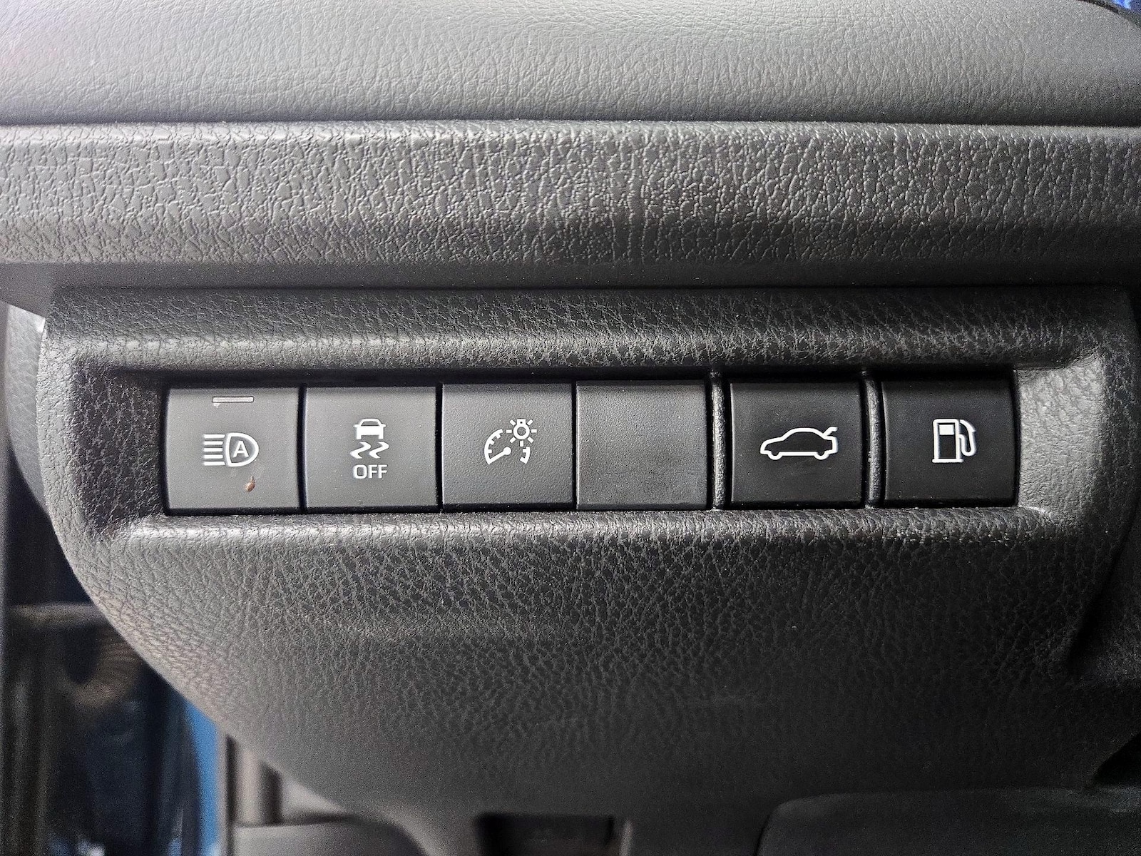 2025 Toyota Camry XSE - Photo 14