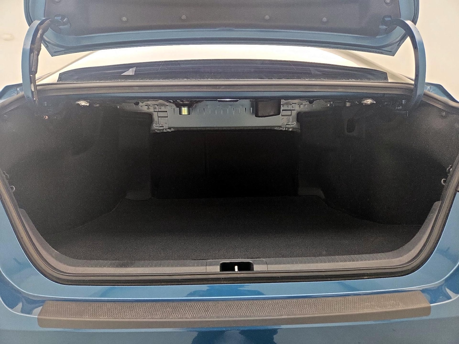 2025 Toyota Camry XSE - Photo 22