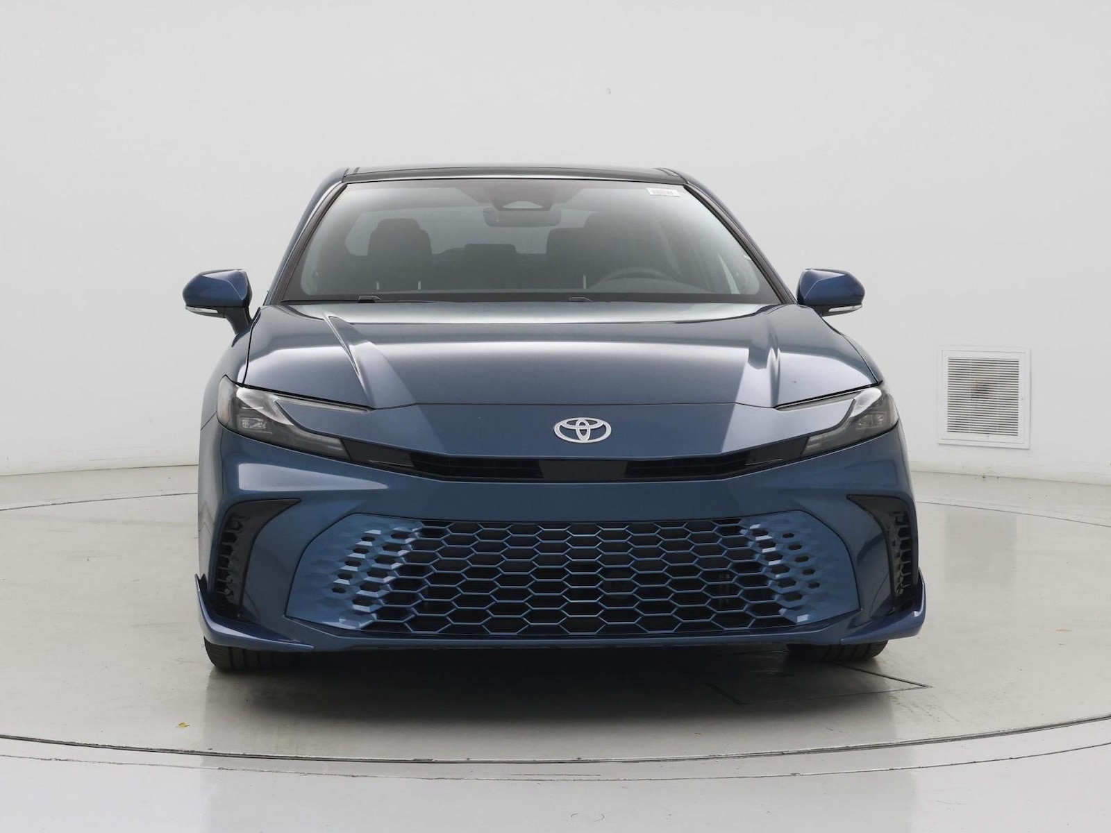 2025 Toyota Camry XSE - Photo 6