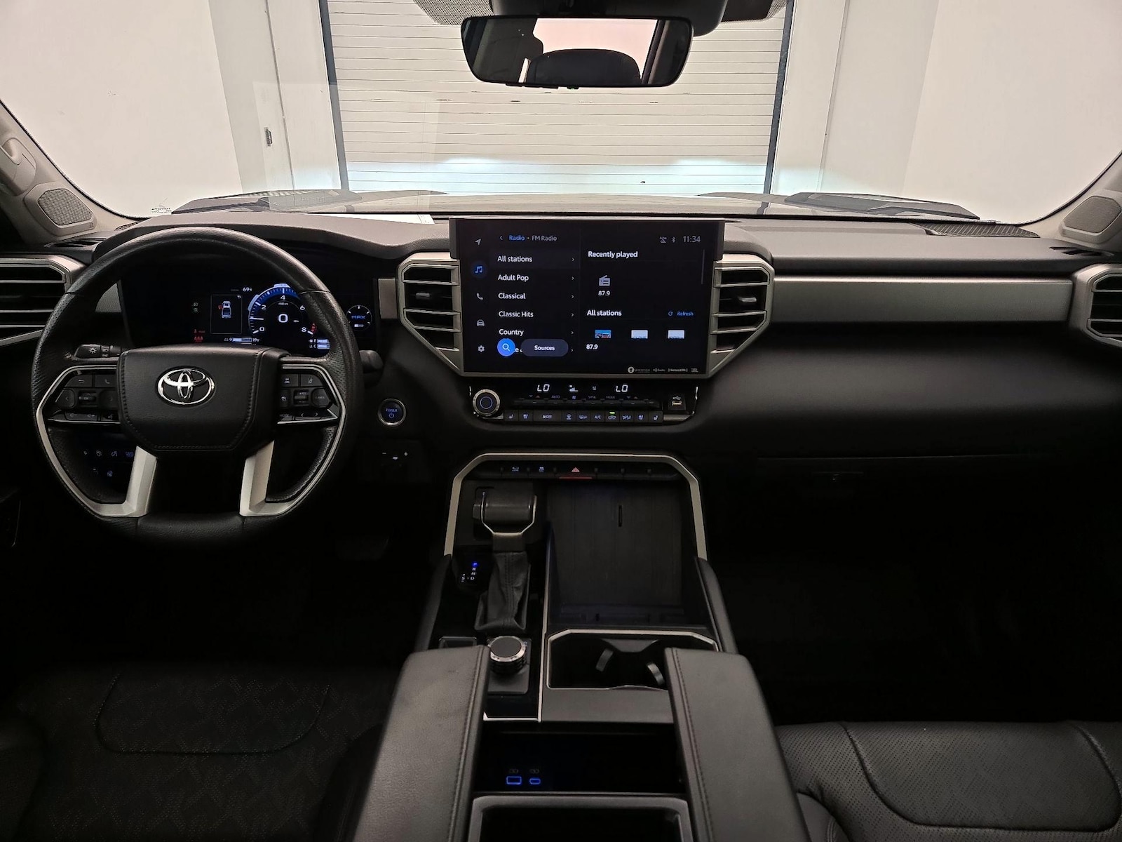 2024 Toyota Tundra Limited - Photo 10