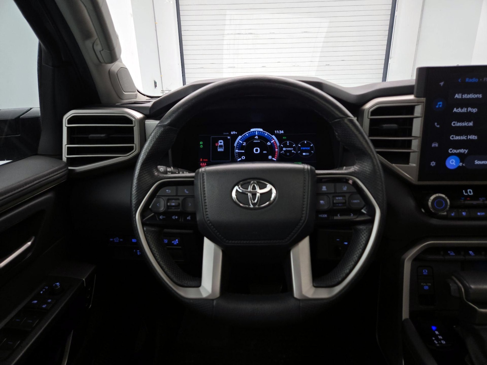 2024 Toyota Tundra Limited - Photo 11