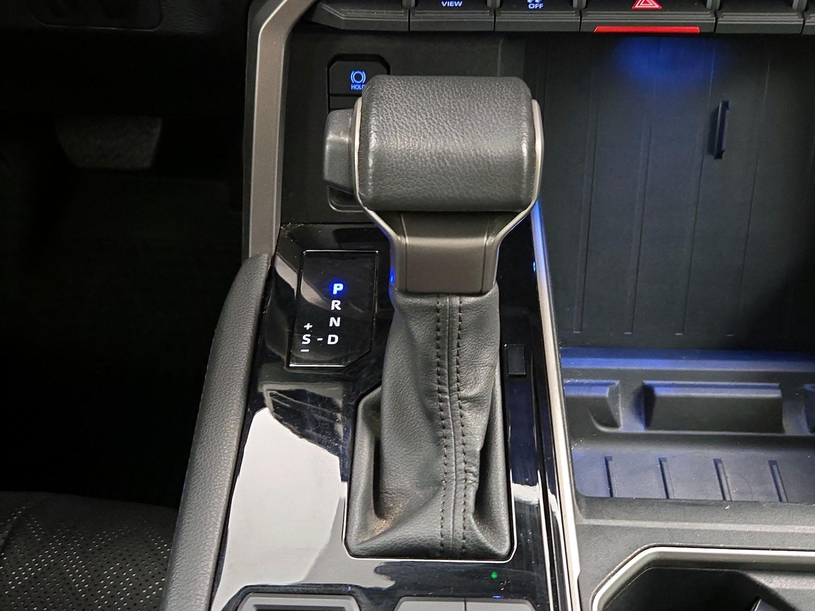 2024 Toyota Tundra Limited - Photo 18